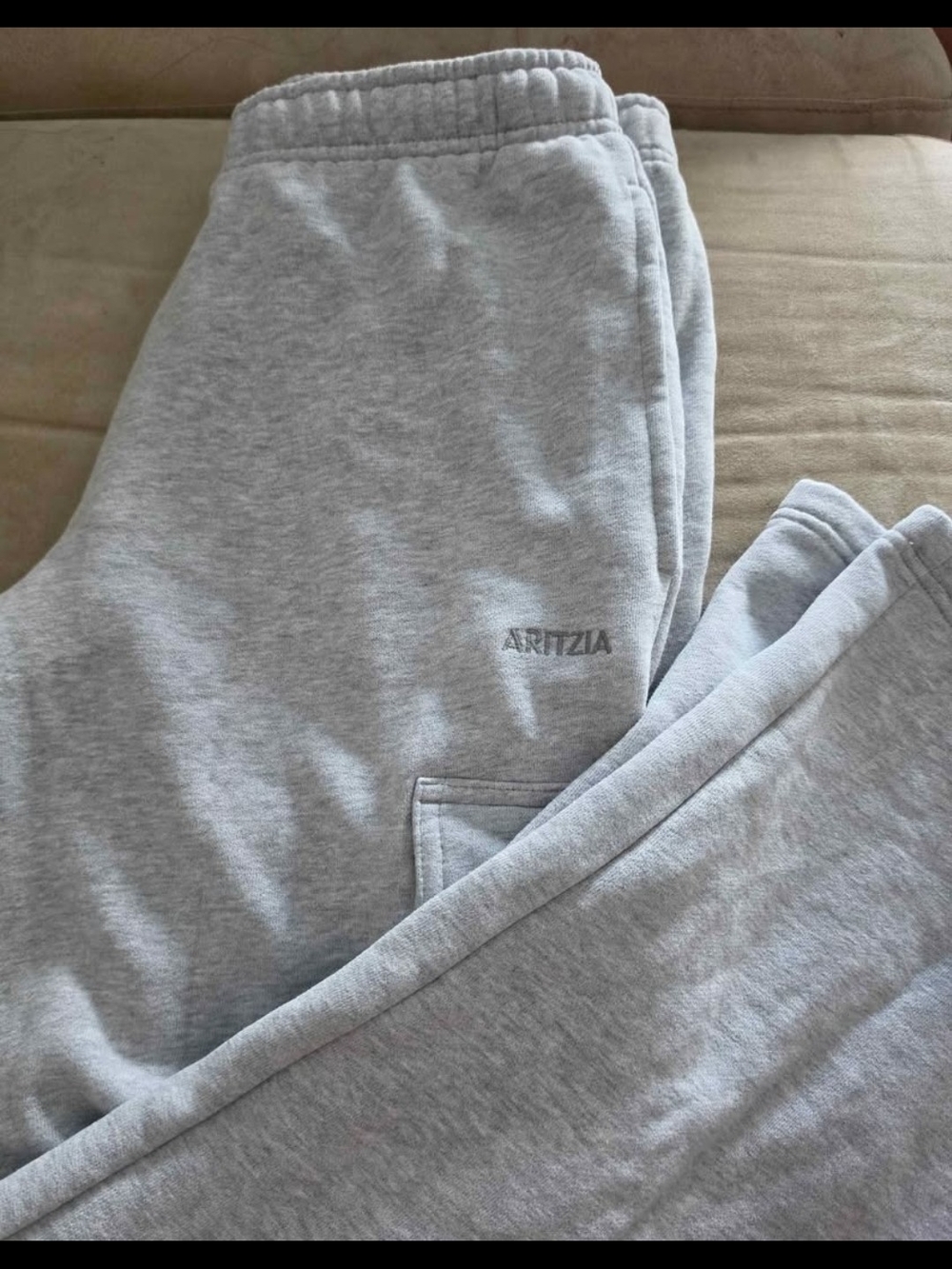Aritzia - Cozy Sweatfleece Mega Cargo Sweatpant in Heather Grey